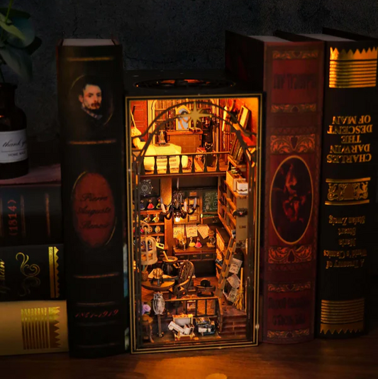 📚 Магическият свят на Мира – Отключете портал към вълшебни истории! ✨🔮