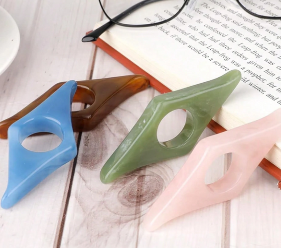 Щипка за книги с палец