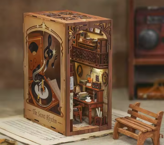 КНИЖАРНИЦАТА НА МЕЛОДИИТЕ - book nook - Nookche 1