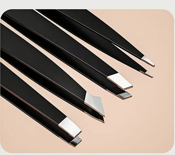 Комплект от 4 прецизни пинсети с елегантен калъф